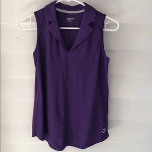 Sleeveless athletic top
